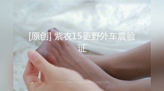  高颜值中分女神，骚臀诱惑，淫穴长的毛毛贼好看，一直在扭阴穴勾引