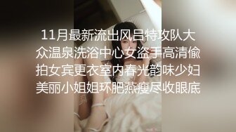   淫荡新人美少妇！抓起大屌贪婪吸吮！高难度姿势，倒着无毛骚逼抽插，射在嘴里吃精