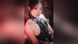 眼神迷離清純系美少女居家果聊,自己臥室床上直接開秀,兩三根手指一起插進去才滿足