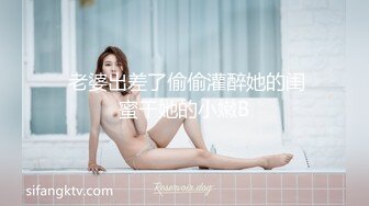 阿姨一脸认真的吃着这根青筋凸起的鸡鸡