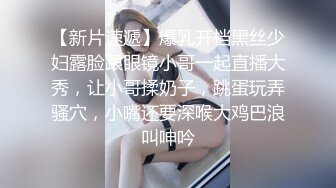 治愈笑容，五官小巧，萝莉宝藏女孩，怎么有那么甜的正点女孩